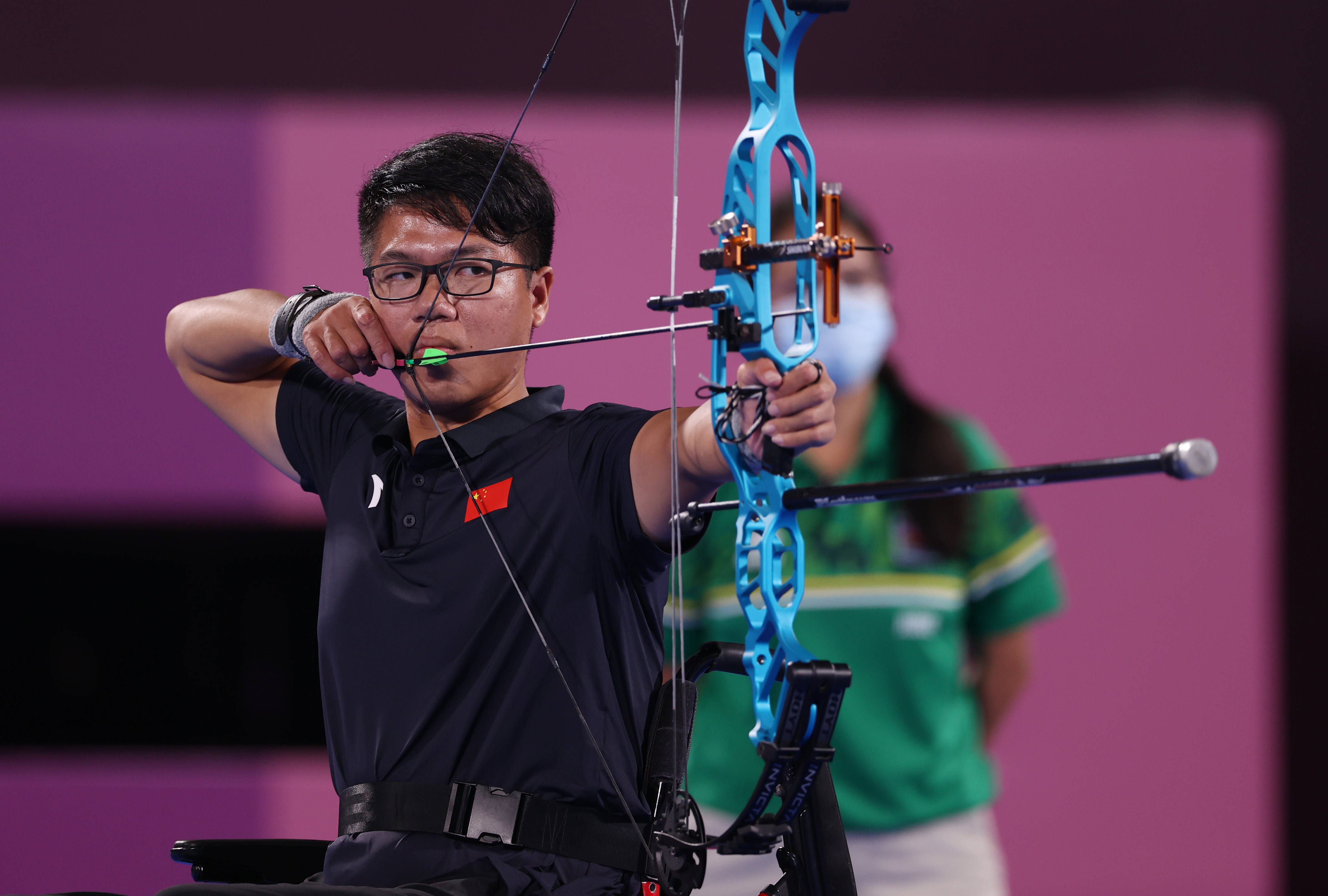 开云体育-射箭比赛精彩绝伦，选手高超技艺令人震撼，稳步上升