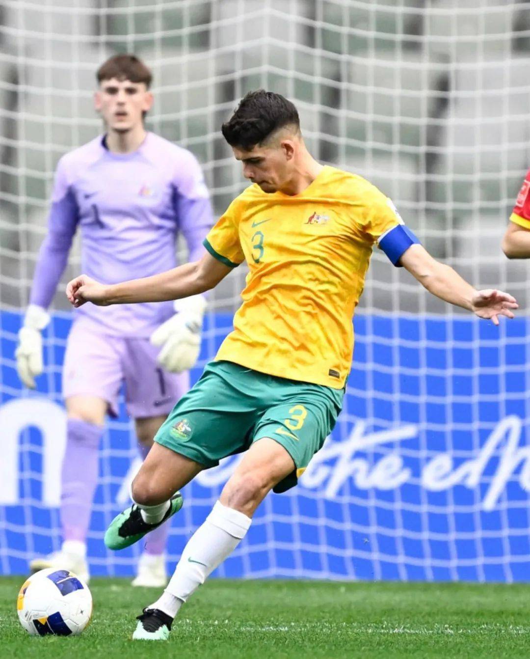 开云体育官网-佛罗伦萨换帅后首胜，球队状态逐渐回升，表现亮眼的简单介绍