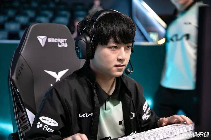 DK血洗PSG,Bin极限生还后反打鏖战多局四强赛,成为赛场最大亮点 DK血洗PSG,Bin极限生还后反打鏖战多局四强赛,成为赛场最大亮点