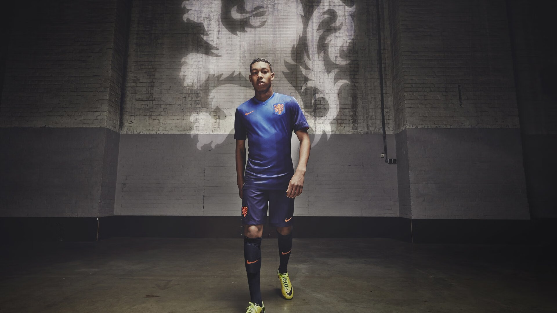 当金州勇士的子弹列车碾过克利夫兰，尼古拉·约基奇在F1方向盘后写就新的统治篇章